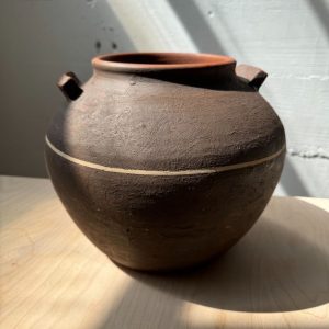 Lọ gốm thủ công