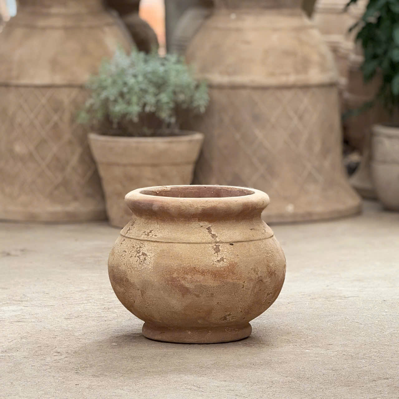 Chậu Gốm "Bình Tròn Chân"